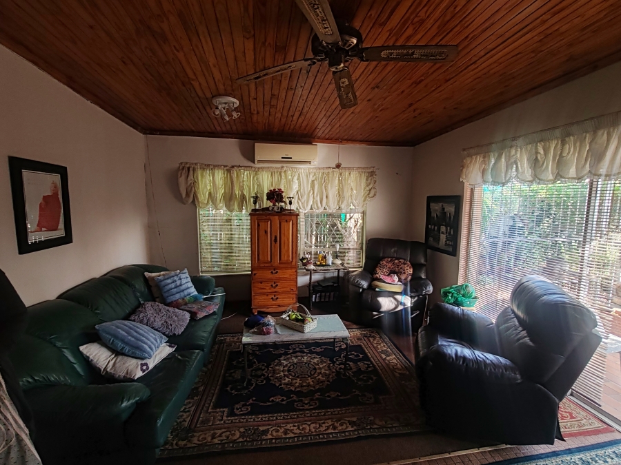 5 Bedroom Property for Sale in Campher Park Eastern Cape